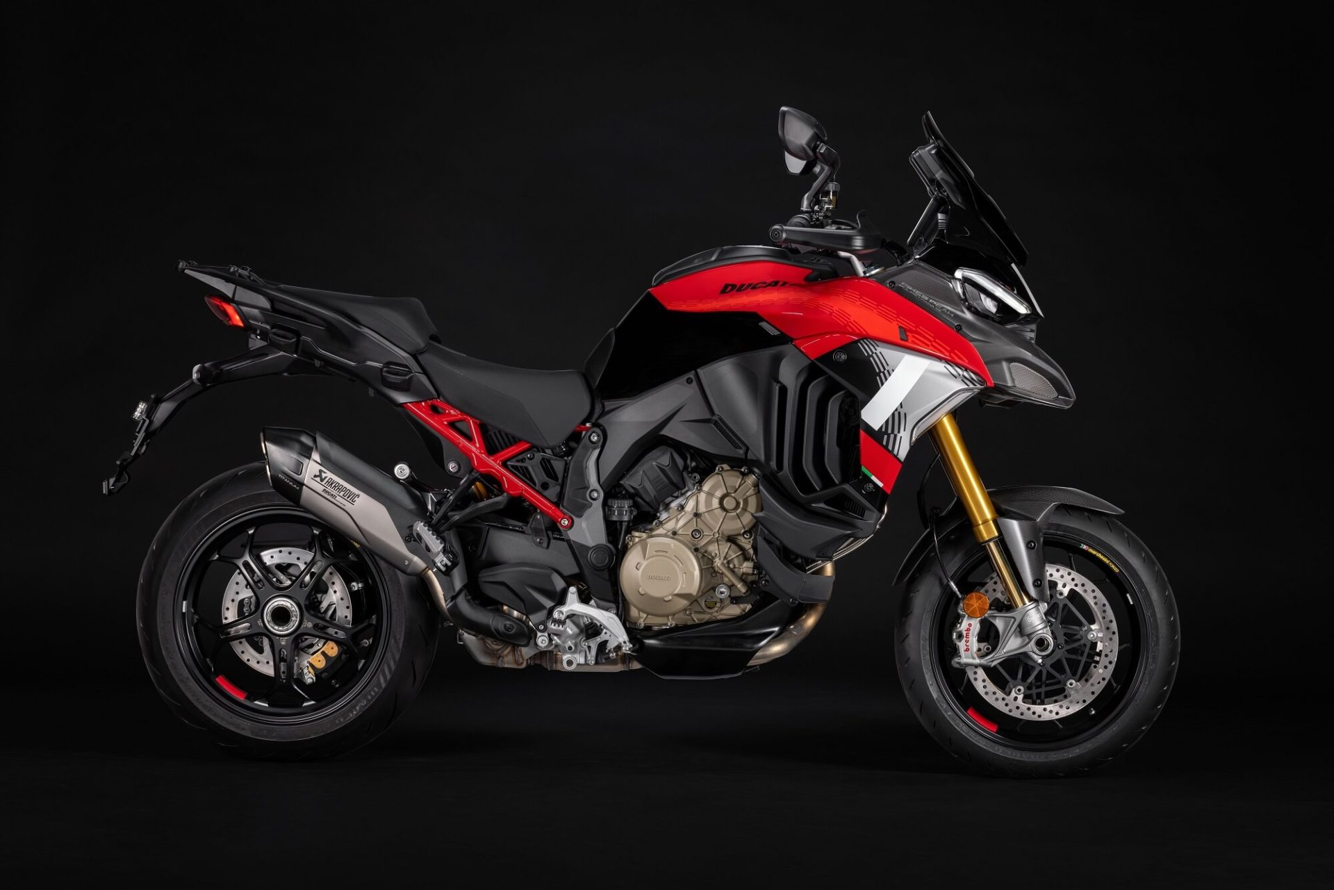 Φωτογραφία μιας μηχανής Ducati Multistrada V4 Pikes Peak - πλάγια όψη