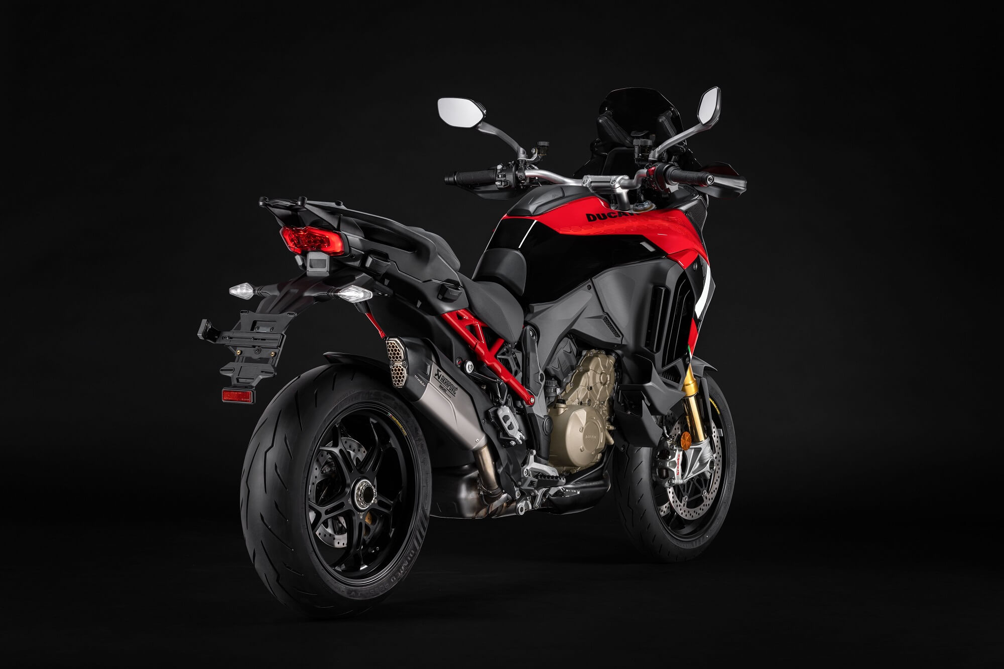 Φωτογραφία μιας μηχανής Ducati Multistrada V4 Pikes Peak - πίσω όψη