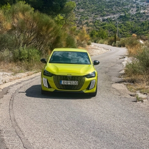 IMG 6341 Οδηγούμε Peugeot 208 Facelift Hybrid GT 100 HP: Το απαραίτητο