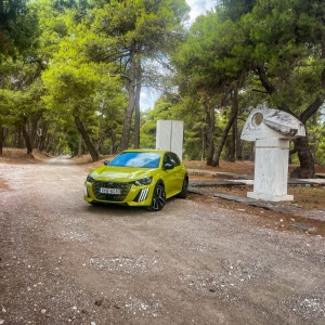 IMG 6456 Οδηγούμε Peugeot 208 Facelift Hybrid GT 100 HP: Το απαραίτητο