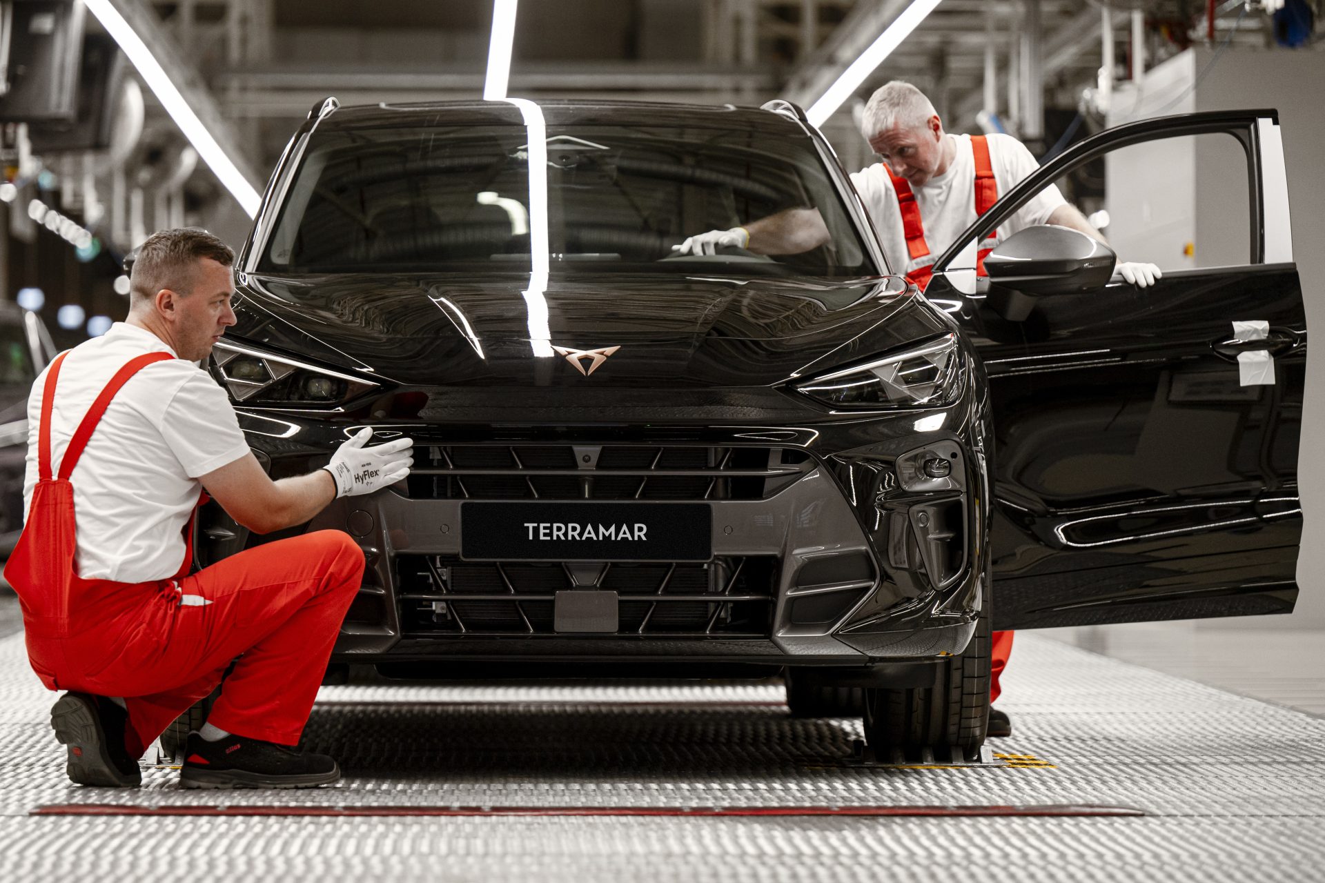 Production of the new CUPRA Terramar begins at the Audi plant in Gyor 03 Η παραγωγή του νέου CUPRA Terramar ξεκινάει στο εργοστάσιο της Audi στο Γκιόρ