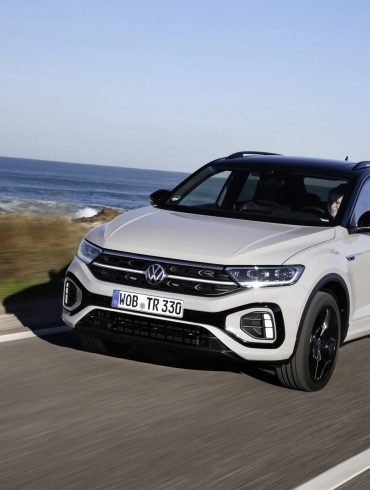 VW T Roc foto3 Volkswagen: ancora più motivi per scegliere un SUV con le nuove versioni Essential