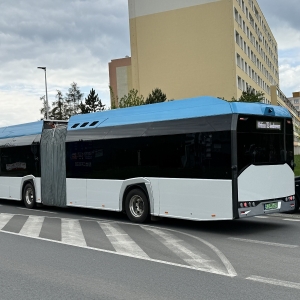 solaris πλαγια και πισω Solaris Urbino 18 hydrogen: Αναδείχθηκε Διεθνές Λεωφορείο της Χρονιάς 2025